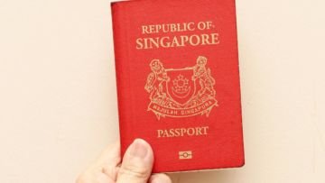 Kini Singapura Punya Paspor Terkuat di Dunia. Apa Saja Sih Keuntungannya?
