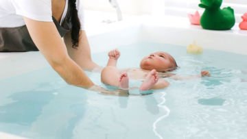 5 Hal Penting dan Wajib Dipertimbangkan Sebelum Ajak Bayimu ke Baby Spa