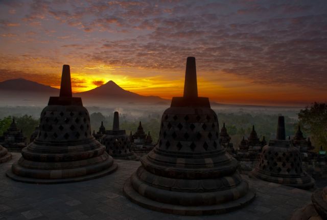 sunrise borobudur yang mengagumkan