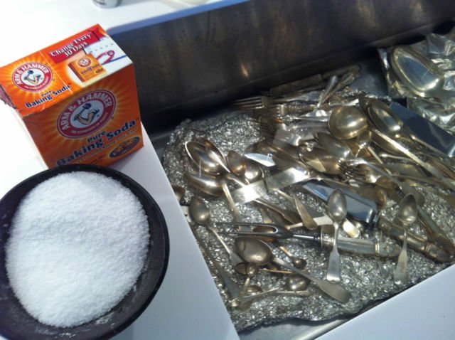 20 Fungsi Aluminium Foil dari Putihkan Gigi Hingga Perkuat Sinyal Wifi 56 20 Fungsi Aluminium Foil dari Putihkan Gigi Hingga Perkuat Sinyal Wifi