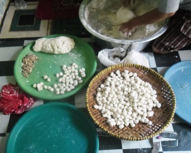 5 Usaha yang Menarik dan Tidak Ada Matinya 4 usaha cilok