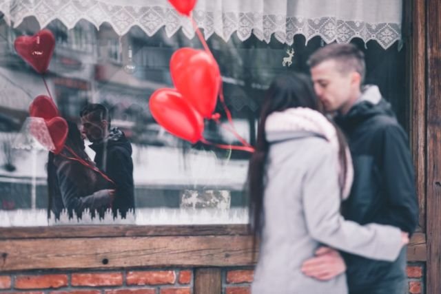 Jangan Takut Buat Romantis, Kamu Nggak Sendirian! #HipweeJurnal