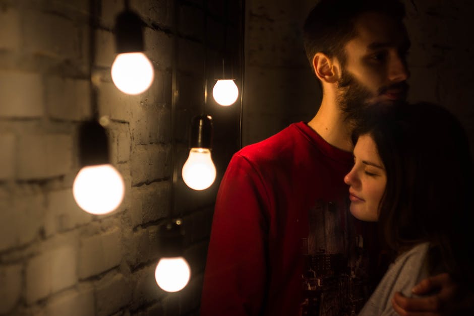 10 Potret Hubungan Percintaan Kalian yang Usianya 25-an, Apakah Minim Drama?