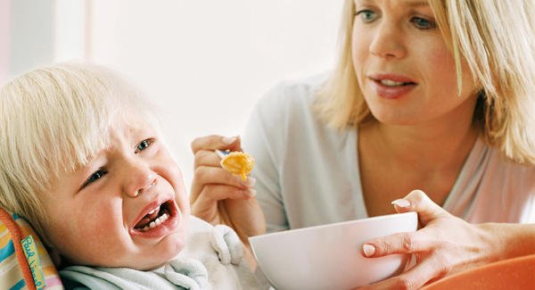 7 Tips Memberi Makan Bayi Saat Dia Melakukan Aksi Gerakan Tutup Mulut (GTM)