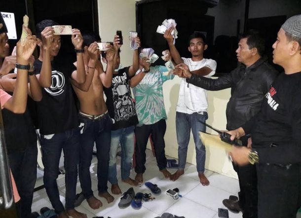 Semakin Merajalela Parkir Liar, Semua Tempat Kena Tarif Parkir