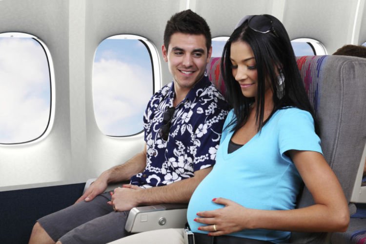 11 Tips Babymoon Bareng Suami yang Aman Bagi Ibu dan Bayi