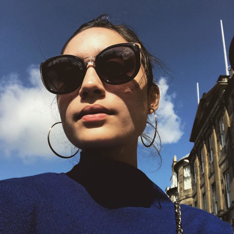 8 Gaya Selfie Brand Ambassador ZenFone ini Bisa Kamu Ikuti. Dijamin Feed Media Sosial Kamu Semakin Nyeni