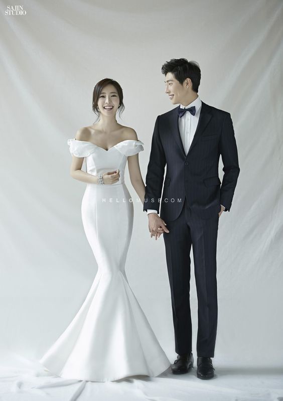 Inspirasi Foto Pre-Wedding Indoor Minimalis ala Pasangan Korea. Pas Buat yang Nggak Suka Ribet!