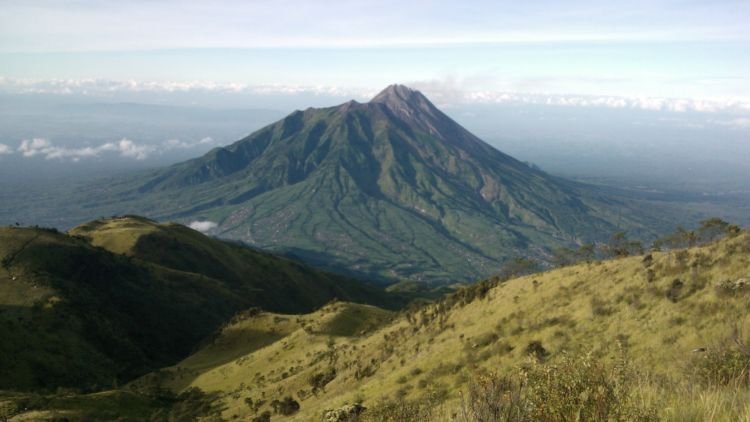Tips Menghadapi "Summit Attack" Buat Kamu Si Pecinta Gunung!
