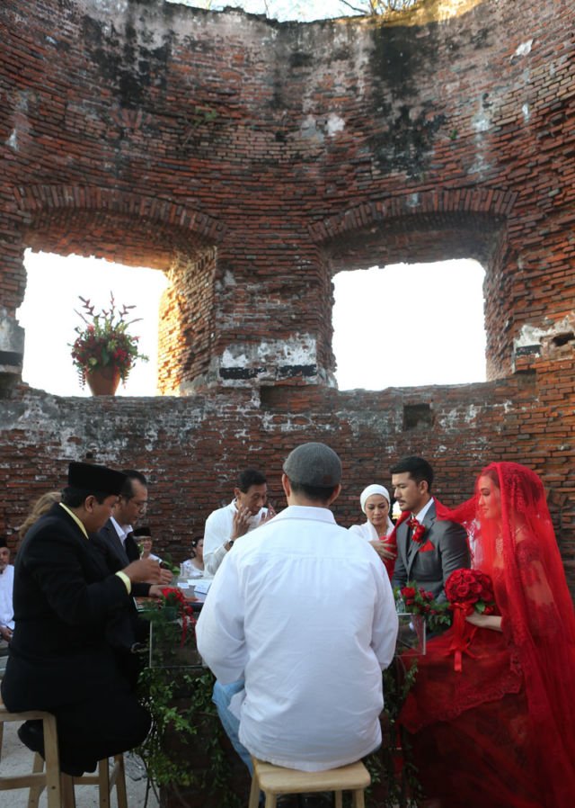 pernikahan atiqah hasiholan