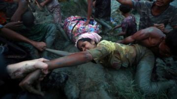 Seberangi Sungai demi Bertahan Hidup, 15 Potret Perjuangan Rohingya Ini Begitu Memilukan