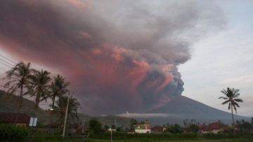 Gunung Agung Erupsi Kedua Kalinya, Begini Potret Dampaknya Bagi Kehidupan Manusia