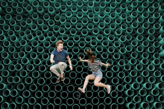 7 Alasan 'Work Hard, Play Hard' Itu Perlu Buat Anak Muda yang Baru Merintis Karir Sepertimu
