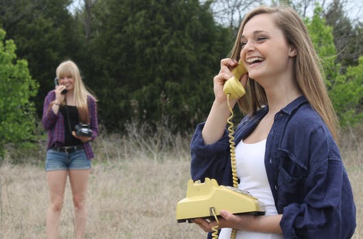 Pengaruh Handphone Terhadap Remaja