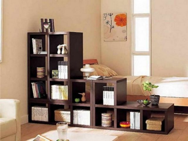 13 Ide Kreatif Pembatas Ruangan untuk Rumah Mungil. Satu Ruangan Bisa Disulap Jadi Dua atau Lebih!