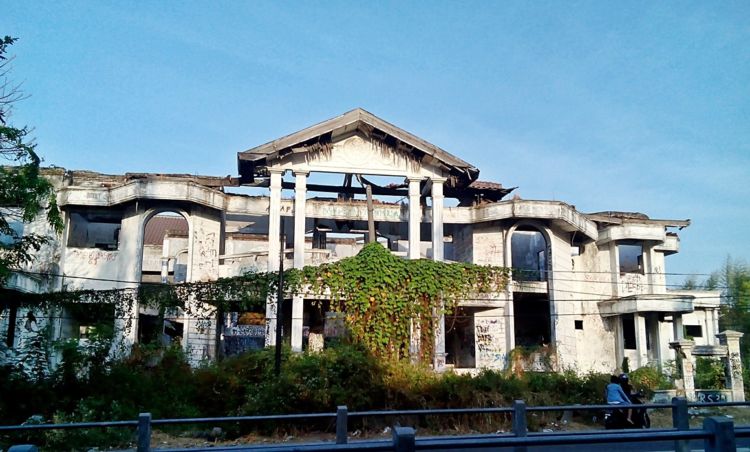 8 Destinasi Horor di Indonesia yang Cocok Dijadikan Lokasi Uji Nyali. Datang ke Sini Kalau Berani! 21 8 Destinasi Horor di Indonesia yang Cocok Dijadikan Lokasi Uji Nyali. Datang ke Sini Kalau Berani!
