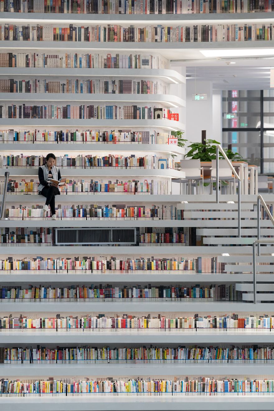 Perpustakaan Paling Keren Se-Dunia Dibangun di China. Ada 1,2 Juta Buku di Sana!