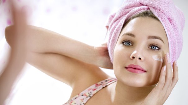 Ini Bedanya Scrubbing dan Peeling, Ternyata Ini Rahasianya Kulit Mulus dan Sehat