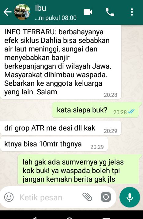11 Hal yang Pasti Dilakukan Ibu Saat Baru Bisa Menggunakan WhatsApp. Kesel, Lucu, dan Bikin Rindu!