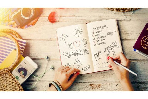 Jika Kamu Bosan Saat di Kantor, Lakukan Hal Ini! 6 rencanakan liburan