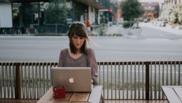 6 Keistimewaan Kamu yang Kerja Freelance, yang Seringnya Dianggap Pengangguran