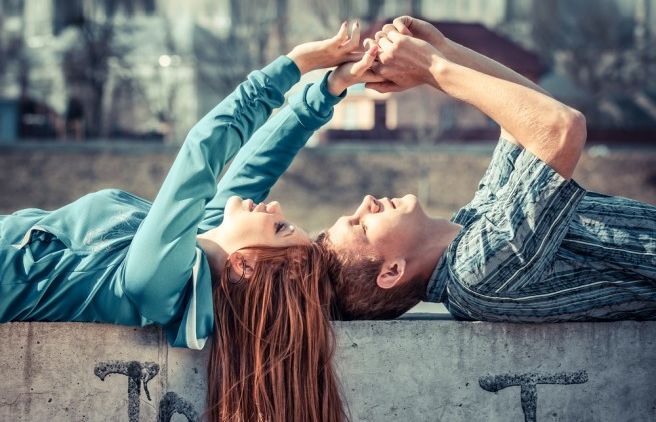 Hai Para Wanita yang Sedang Jatuh Cinta, Lakukan Ini Agar Pria Mencintaimu