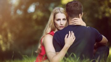 10 Trik yang Perlu Para Istri Lakukan Agar Sekiranya Suamimu Bebas dari Ancaman Pelakor