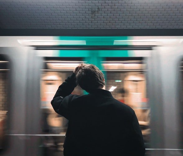 9 Hal yang Jadi Tanda Kamu Bukan Cuma Suka, tapi Benar-benar Jatuh Cinta