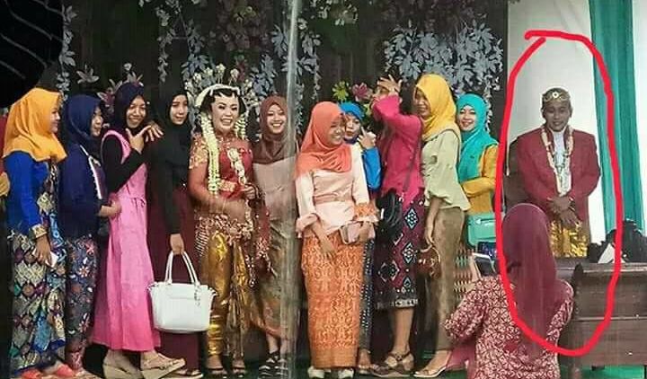Cobalah untuk Hindari 8 Momen Ini Kalau Mau Selfie Bareng. Semua Itu Ada Aturan Mainnya, Guys!