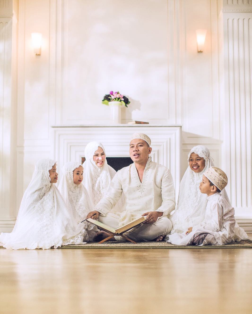 Dari Nasionalis Hingga Beauty and the Beast, Sesi Prewed Vicky-Lelga Jadi Bahan Candaan Warganet