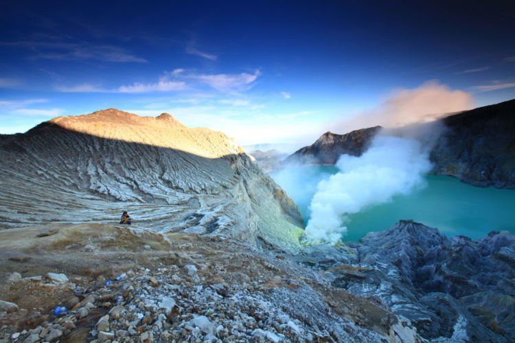 8 Destinasi Keren yang Bisa Kamu Datangi Untuk Menyaksikan Supermoon di Akhir Bulan Ini!