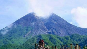 Bukit Klangon Merapi, Spot Foto Hits dengan Latar Belakang Keindahan Gunung Merapi!