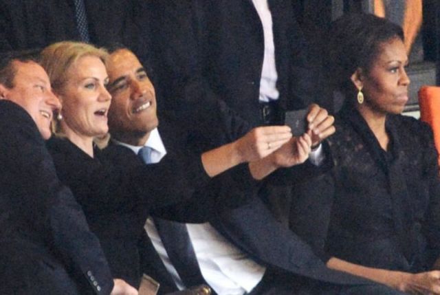 Cobalah untuk Hindari 8 Momen Ini Kalau Mau Selfie Bareng. Semua Itu Ada Aturan Mainnya, Guys!