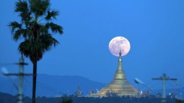 Siap-siap, Bulan ini Kita Bakal Kedatangan Supermoon. Fenomena Langit yang Menakjubkan!