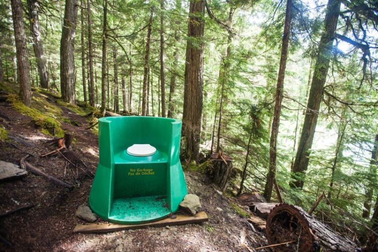 12 Toilet Unik yang Mempunyai Pemandangan Spektakuler. Tertarik Mencoba?