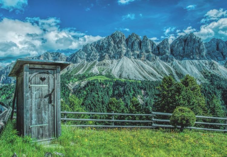 12 Toilet Unik yang Mempunyai Pemandangan Spektakuler. Tertarik Mencoba?