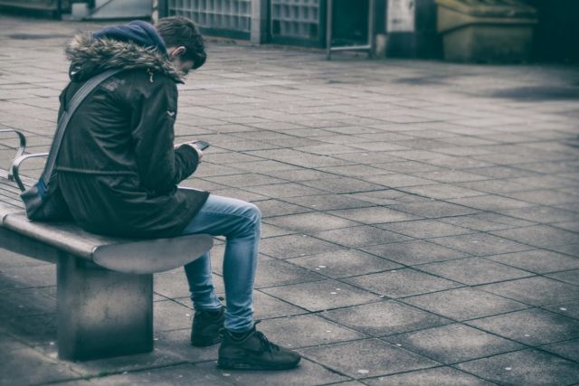 7 Tanda Kamu Ada di Hubungan yang Salah, Perbaiki atau Akhiri Sekarang