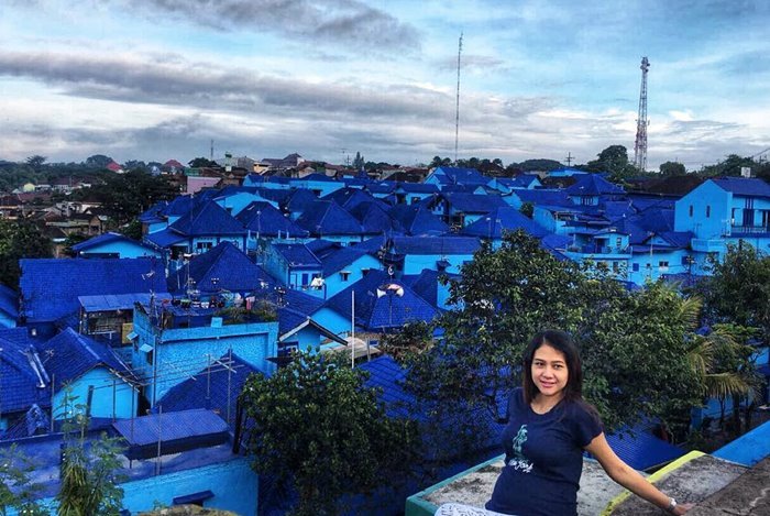 Kampung Biru, Destinasi Kekinian Baru yang Bisa Kamu Kunjungi di Malang! Kapan Kamu ke Sana?