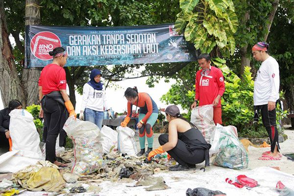 4+ Alasan Kenapa Kamu Harus Berhenti Pakai Sedotan Plastik Sekarang Juga, Penting Banget Lho Guys