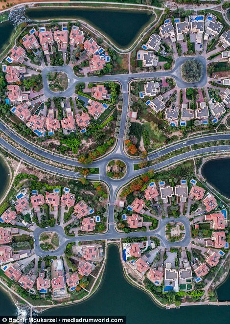 12 Foto Drone di Dubai yang Begitu Memesona. Begini Tampilan Kota Mewah Ini dari Udara!