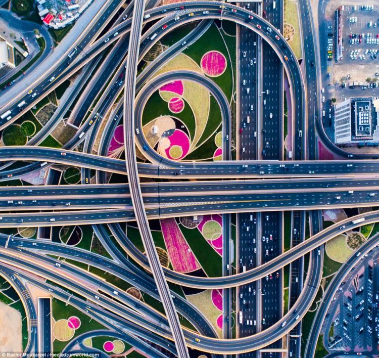 12 Foto Drone di Dubai yang Begitu Memesona. Begini Tampilan Kota Mewah Ini dari Udara!