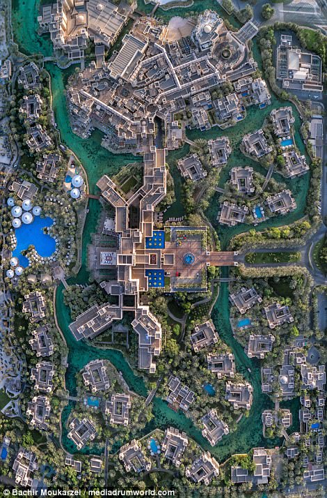12 Foto Drone di Dubai yang Begitu Memesona. Begini Tampilan Kota Mewah Ini dari Udara!