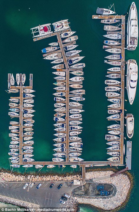 12 Foto Drone di Dubai yang Begitu Memesona. Begini Tampilan Kota Mewah Ini dari Udara!