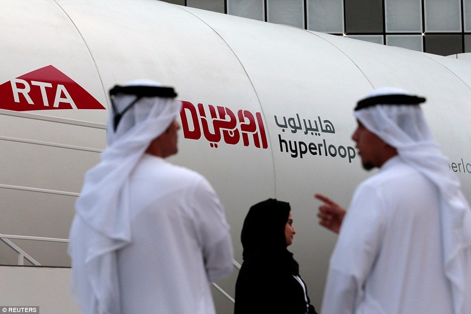 Yuk Lihat ke Dalam Kereta Canggih Hyperloop. Nggak Cuma Super Cepat, Tapi Juga Mewah