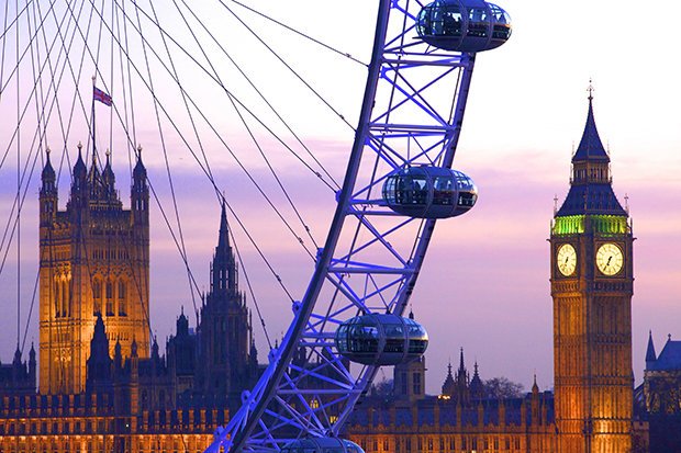 Festival Seni Terbesar di Dunia dan 7 Destinasi di Britania Raya, Wajib Masuk Bucketlist Liburanmu 2 Big Ben dan London Eye
