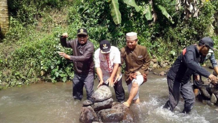 Tumpukan Batu Misterius di Sukabumi Bukan Disebabkan Hal Mistis. Begini Penjelasannya