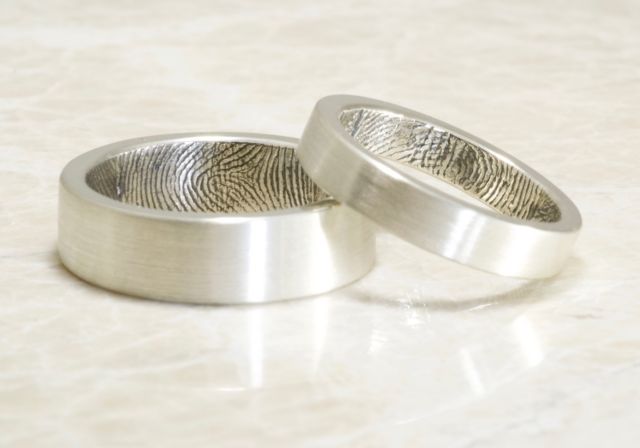 15 Ide Cincin Kawin Berukir Sidik Jari Buatmu yang Mau Nikah Tahun Ini. Romantis Penuh Filosofi