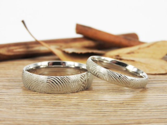 15 Ide Cincin Kawin Berukir Sidik Jari Buatmu yang Mau Nikah Tahun Ini. Romantis Penuh Filosofi