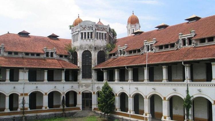 Perjalanan ke Semarang Lawang Sewu, Gedung Kedua Terangker di Asia.