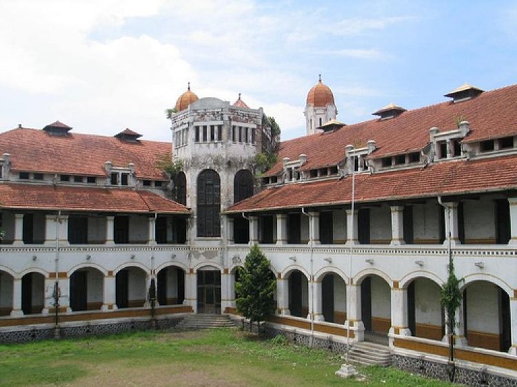 Perjalanan ke Semarang Lawang Sewu, Gedung Kedua Terangker di Asia.